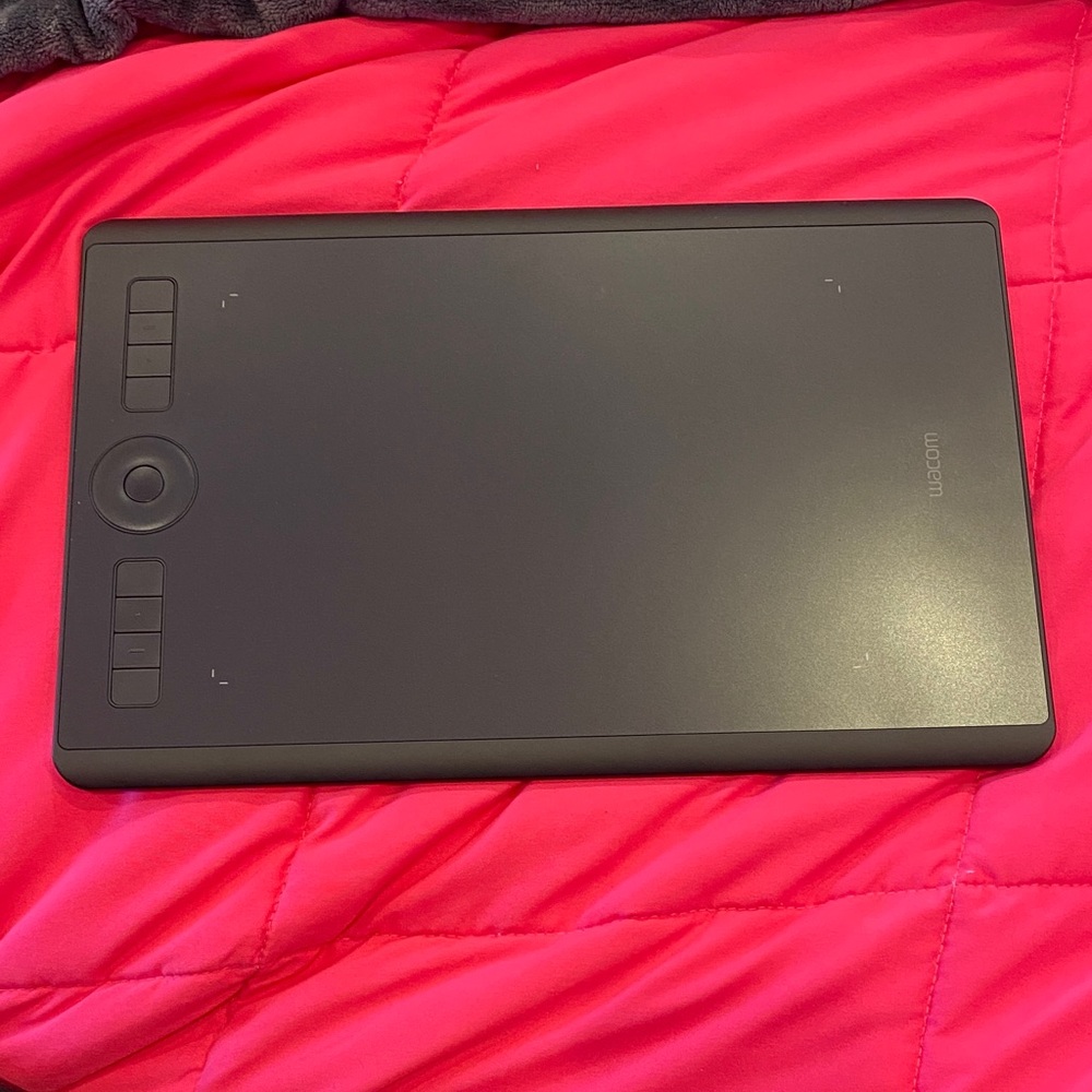 Wacom Intuos Pro Medium Drawing Tablet